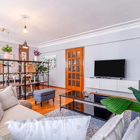 Gorgeous Flat With Lovely Balcony In Nisantasi อิสตันบูล ภายนอก รูปภาพ