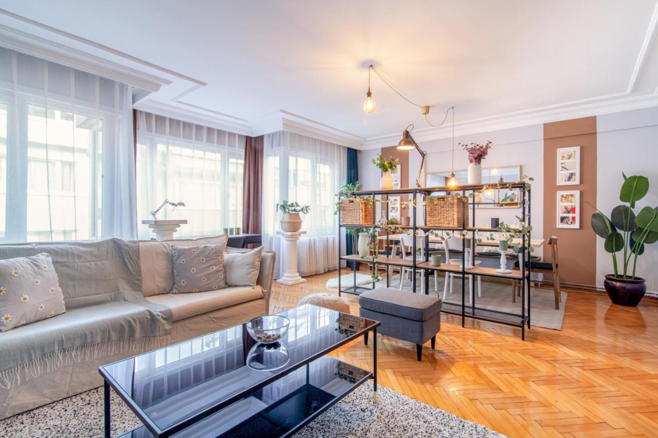 Gorgeous Flat With Lovely Balcony In Nisantasi อิสตันบูล ภายนอก รูปภาพ