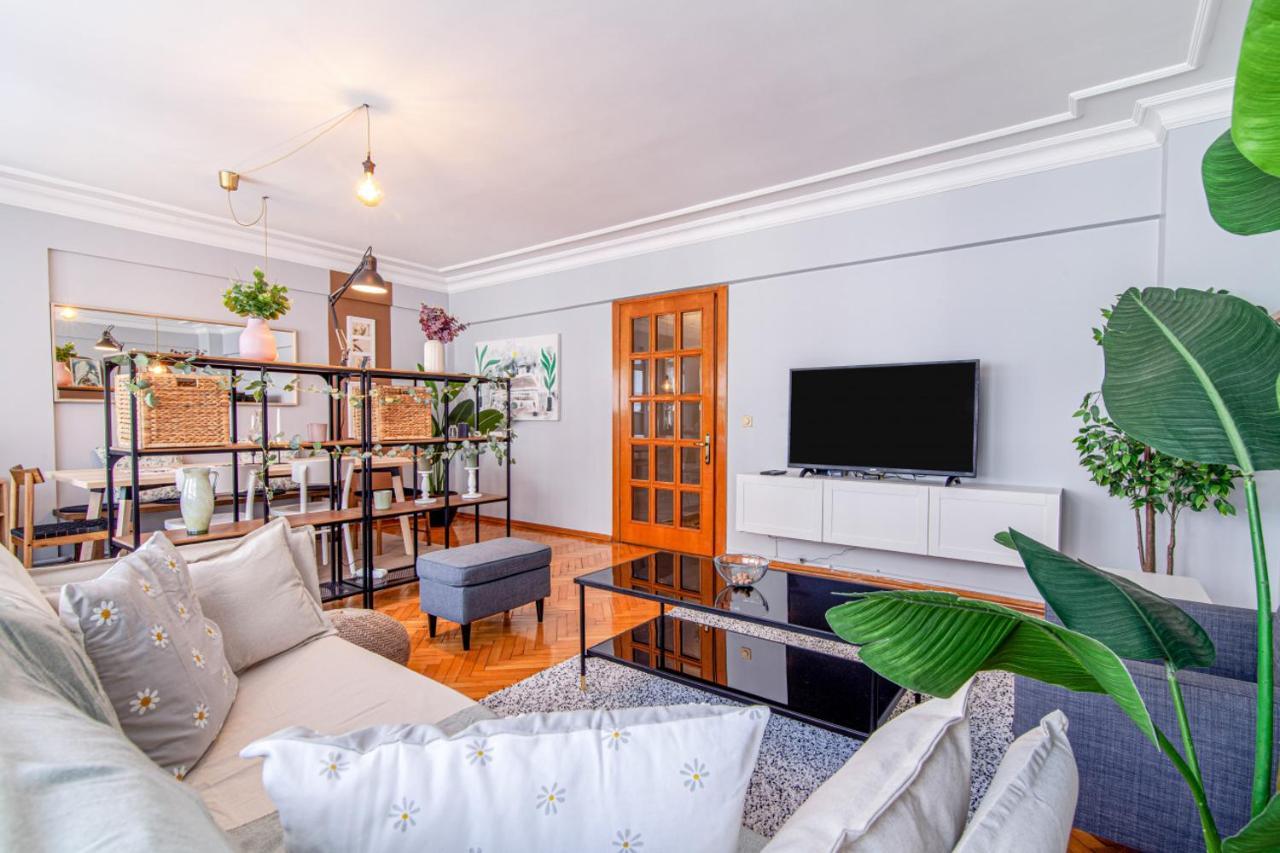 Gorgeous Flat With Lovely Balcony In Nisantasi อิสตันบูล ภายนอก รูปภาพ
